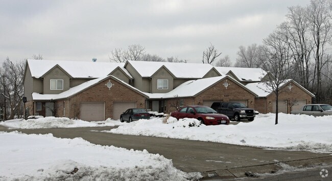 Building Photo - 5345 Camelot Dr