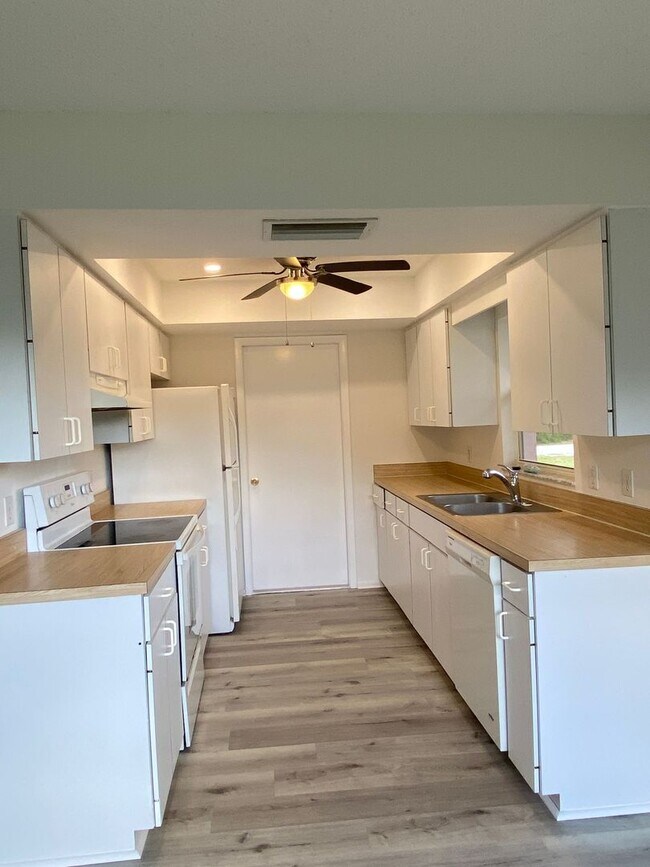 Building Photo - Sarasota Springs Single Family Home