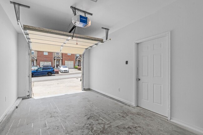 Building Photo - 2207 River Park Ct