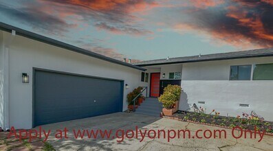 Building Photo - Newly Renovated 3bdrm 2bath Airy Oasis!