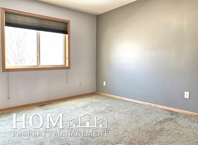 Building Photo - 140 Peggy Ln