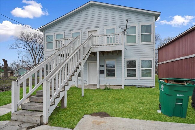 Building Photo - 3541 Mt Pleasant St