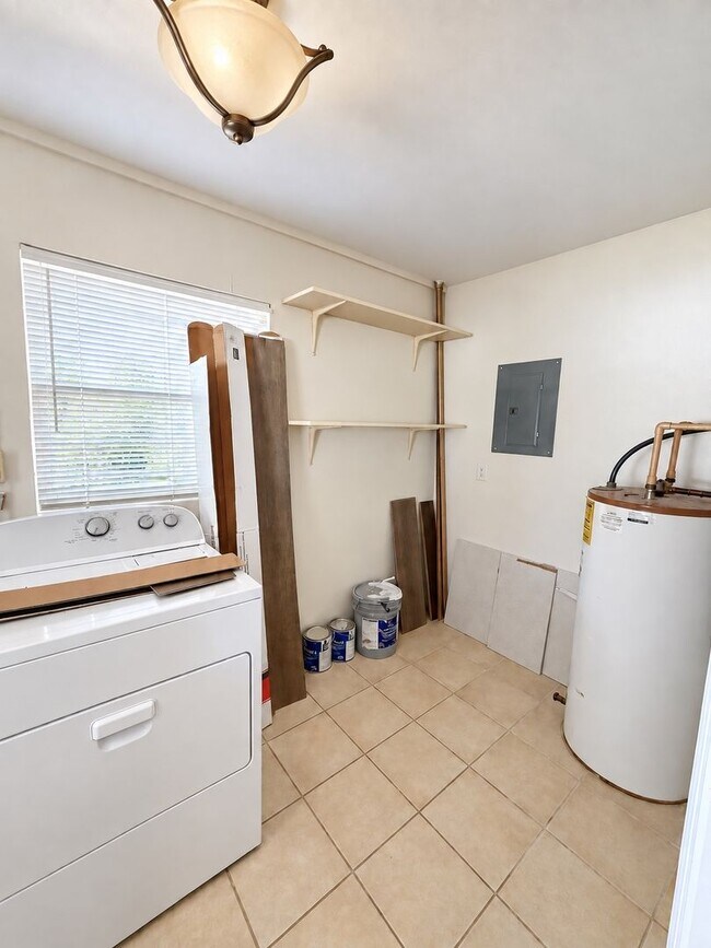 Building Photo - 401 Balfour Dr