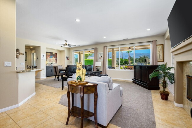 Building Photo - 60661 Juniper Ln