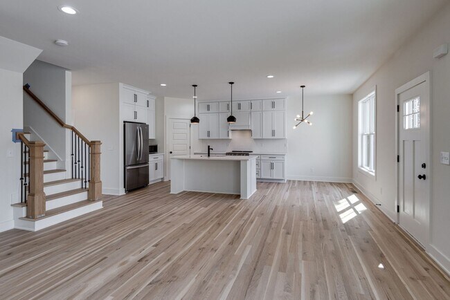 Building Photo - Bright + Modern 4BR in Walkable Inglewood — Available Dec 1