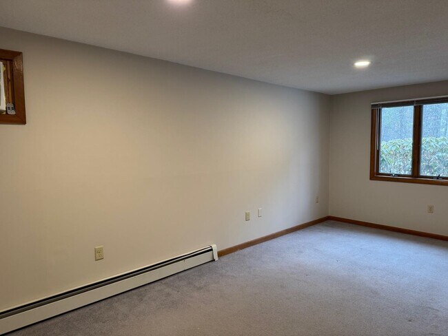 Building Photo - 1187 New Hampshire Rte 175