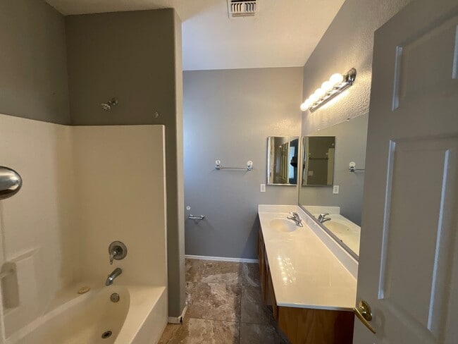 Building Photo - 951 S Tucana Ln