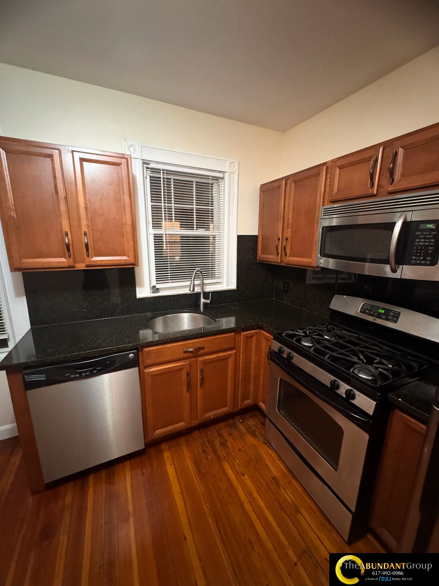 Building Photo - 11 Fairfield St