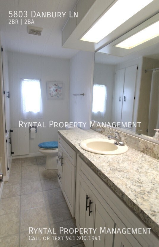 Building Photo - 5803 Danbury Ln