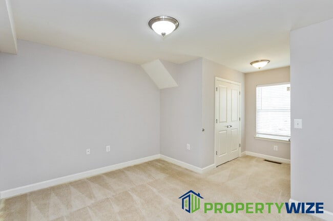 Building Photo - 4128 Orchard Ridge Blvd