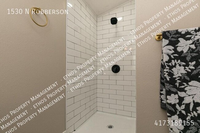 Building Photo - 1530 N Robberson-