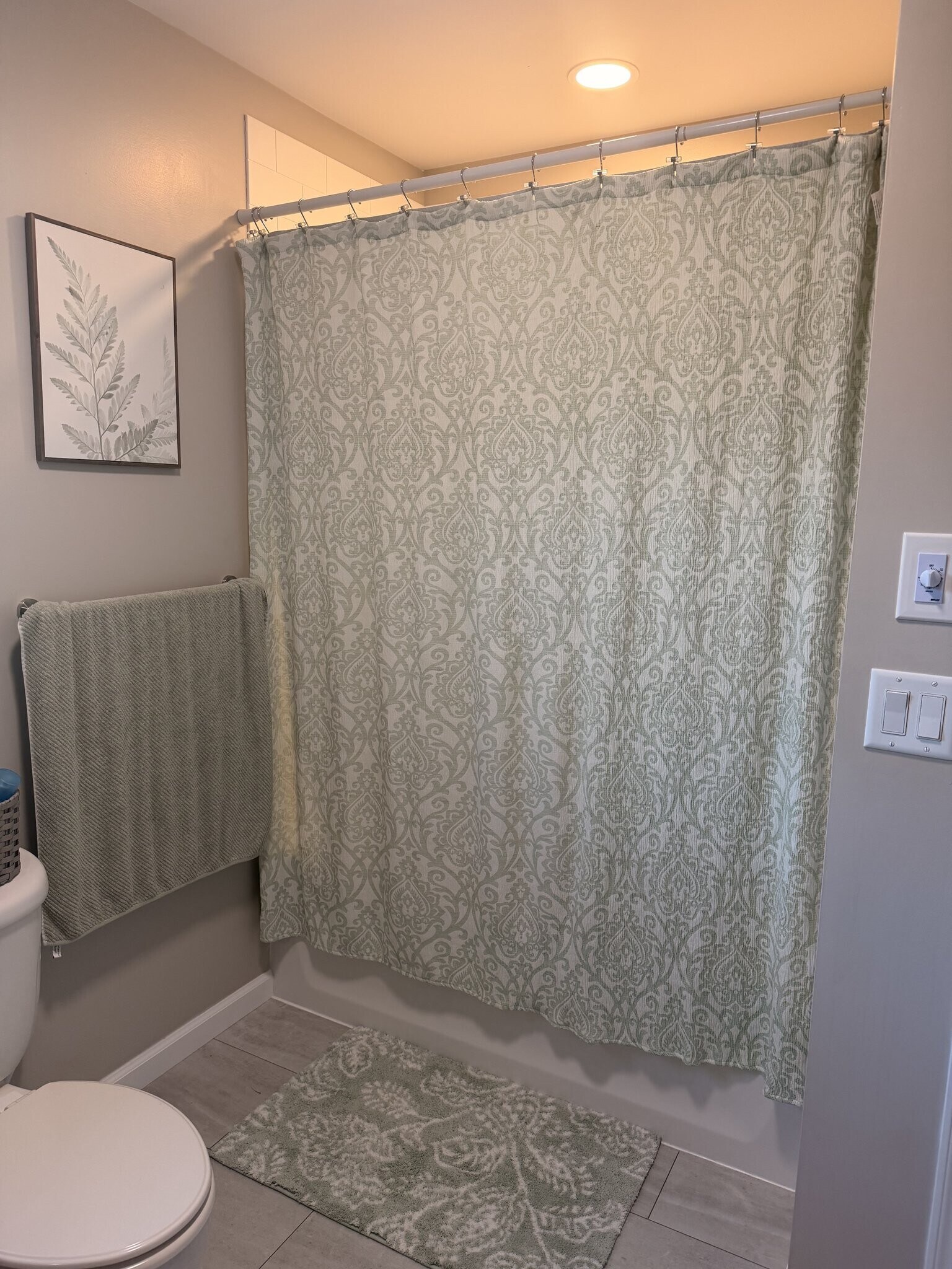 Building Photo - 682 Tower Hill Rd