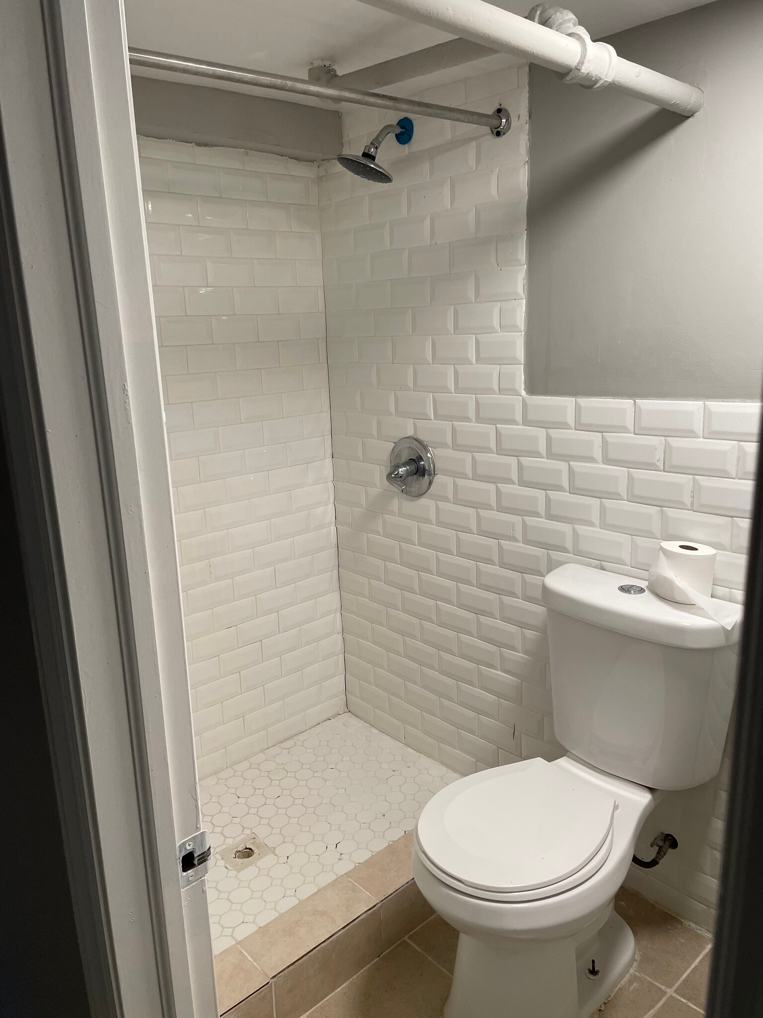 Nicely tiled shower - 48 Adams St