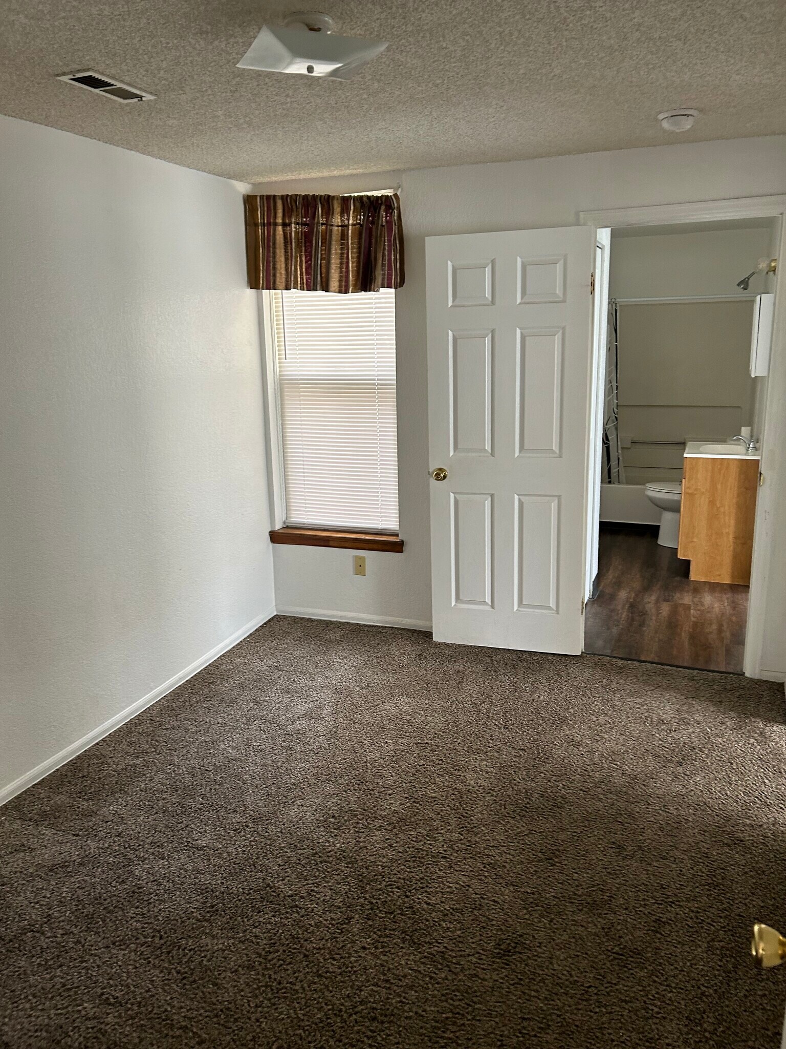 Building Photo - 301 W Abriendo Ave