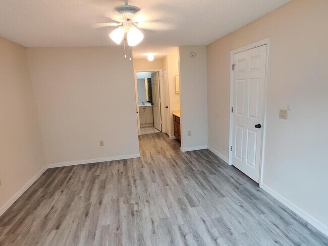 Building Photo - 8105 Olympia Ct