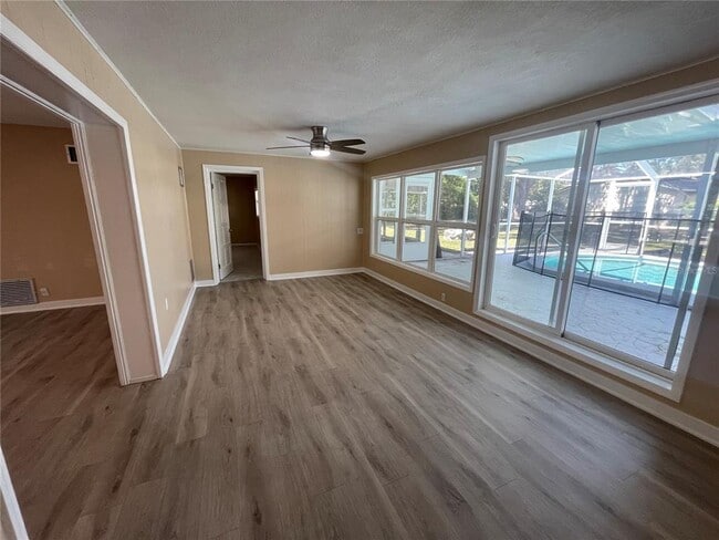Building Photo - 346 Tanager Ct