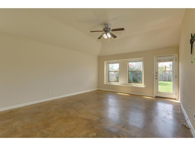 Building Photo - 4504 Halliday Ave