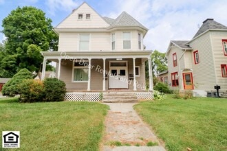 Building Photo - 1101 Lake Ave