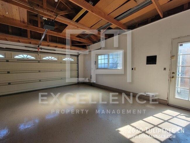 Building Photo - 2630 Tuliptree Ln