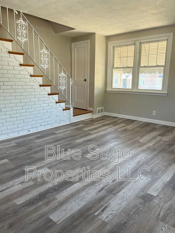 Building Photo - 15 King Ave