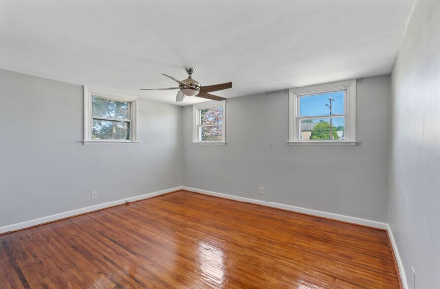 Building Photo - 9967 Verree Rd
