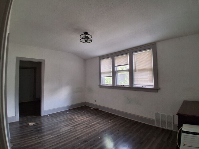 Building Photo - 2971 N 6th St