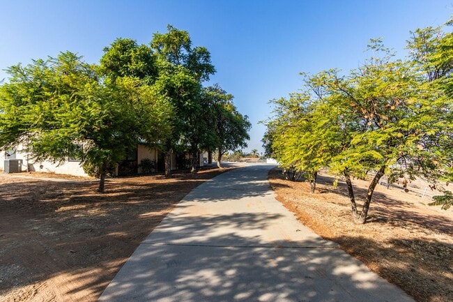 Building Photo - HORSE TRAINERS! MUST SEE HORSE PROPERTY AWESOME ACRAGE 5 ACRES Beautiful Custom 1 story home in W...