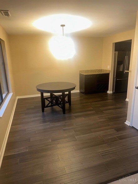 Building Photo - 9462 Hunters Creek Dr