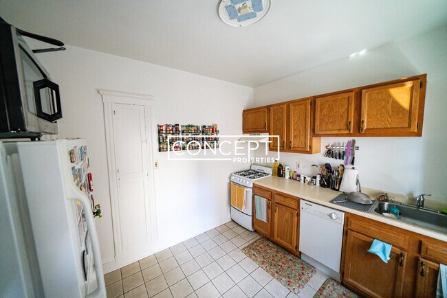 Building Photo - 56 Selkirk Rd