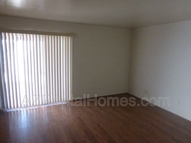 Building Photo - 2139 E Sanos Dr