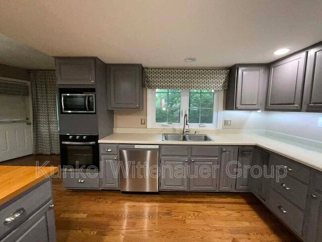 Building Photo - 43 Powder Creek Dr