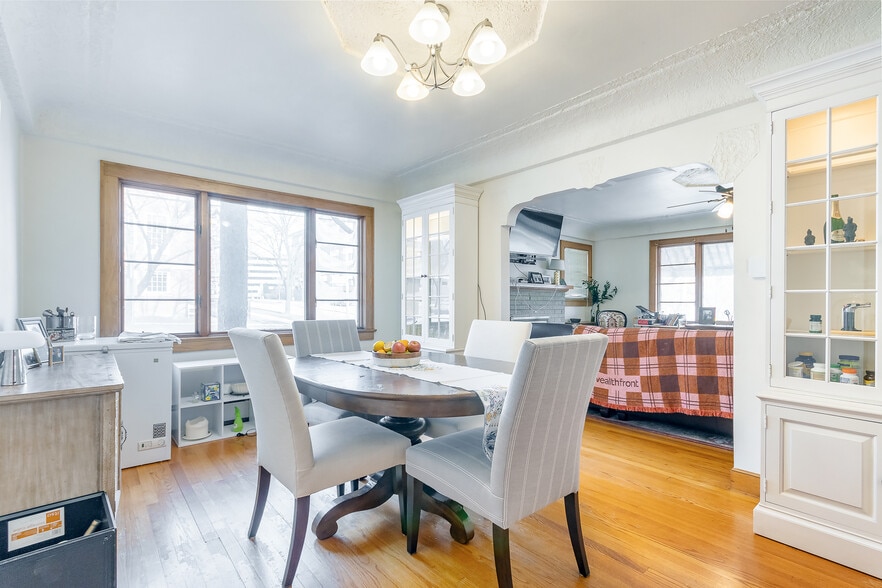 Building Photo - 302 S Brooks St