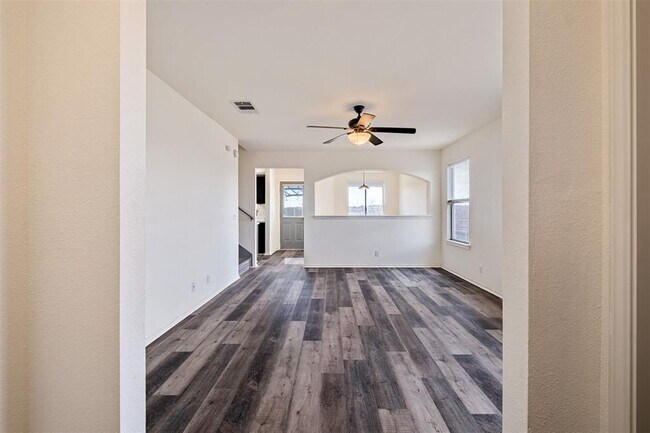 Building Photo - 104 Pond Way