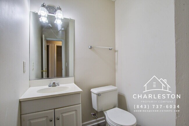 Building Photo - 6280 Lucille Dr