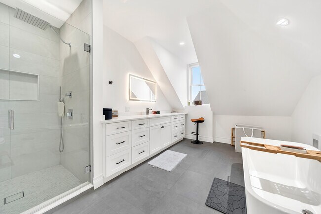 Building Photo - 57 Grampian Way