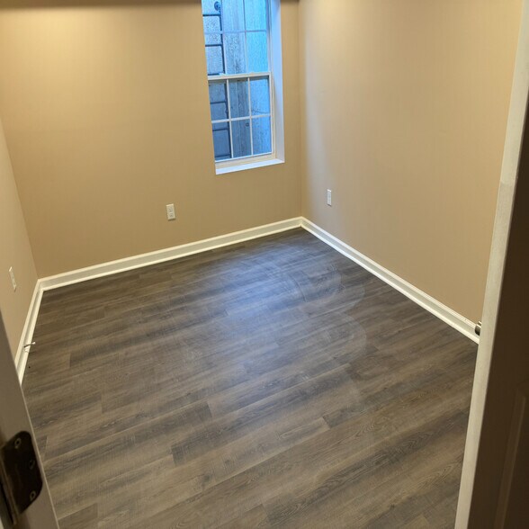 Building Photo - 4820 Hayes St NE