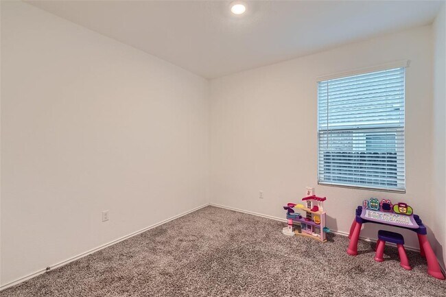 Building Photo - 1206 Chad Dr