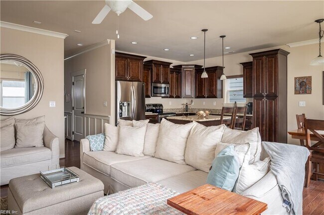 Building Photo - 225 Floridays Way