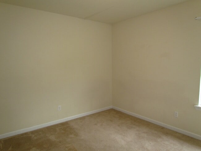 Building Photo - AVAILABLE March 6th!!!