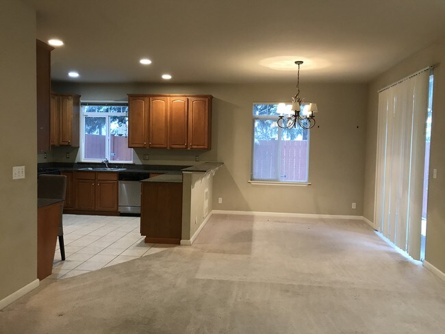 Building Photo - 1409 NE 166th Ct