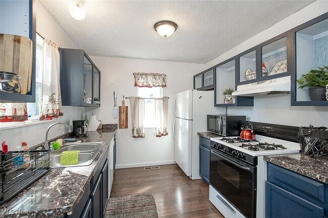 Building Photo - Gorgeous 4BD/2 BA Home for Rent- Cleveland- FIRST MONTH RENT 1/2 OFF!