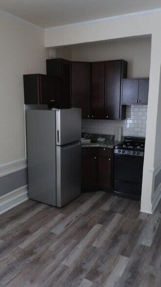 Building Photo - 5301 N Ashland Ave