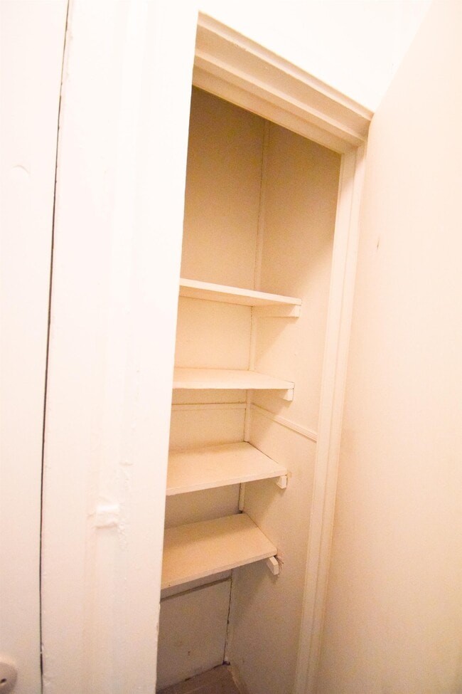 Building Photo - 2716 Sunrise St