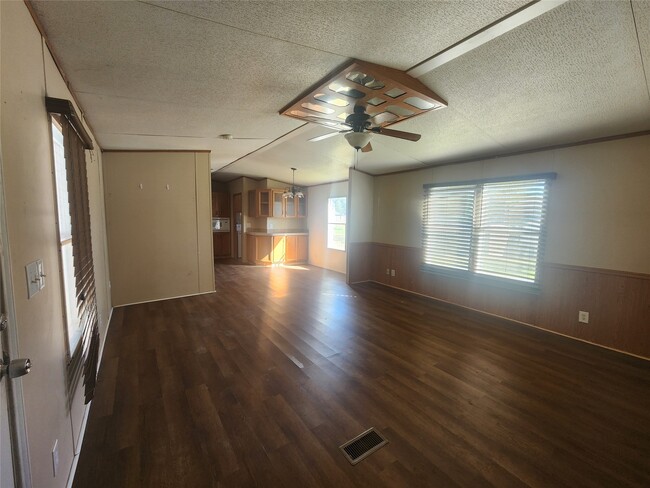 Building Photo - 21337 W Knox Dr