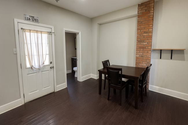 Building Photo - 347 Hannum Ave