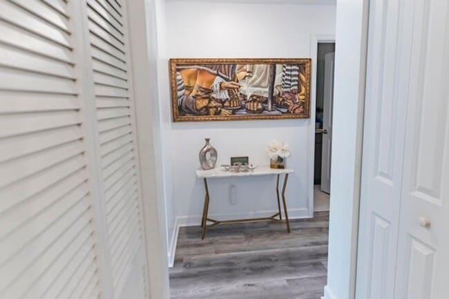 Building Photo - 2025 Sugar Maple Dr