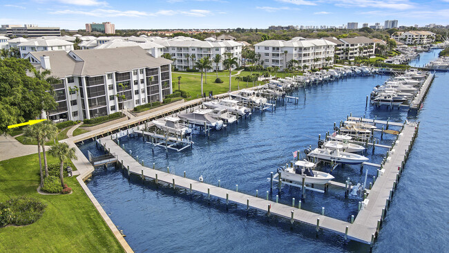 Building Photo - 515 Bay Colony Dr N
