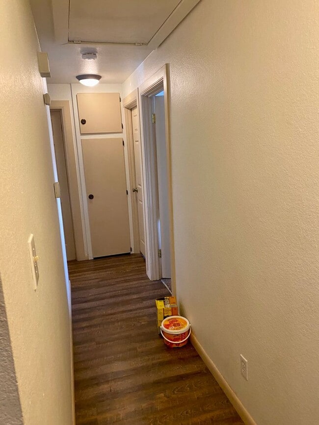 Building Photo - Available for 2026-2027 Fall Pre-Leasing! ...