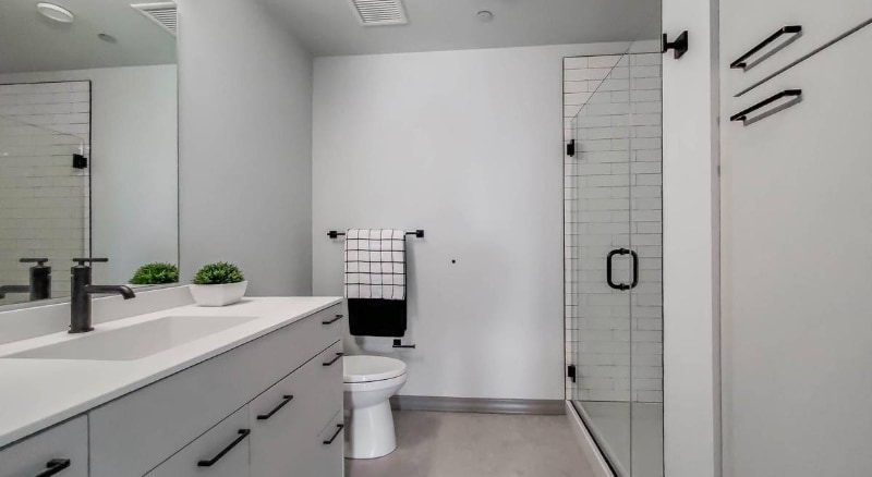 Building Photo - 2183 N Elston Ave