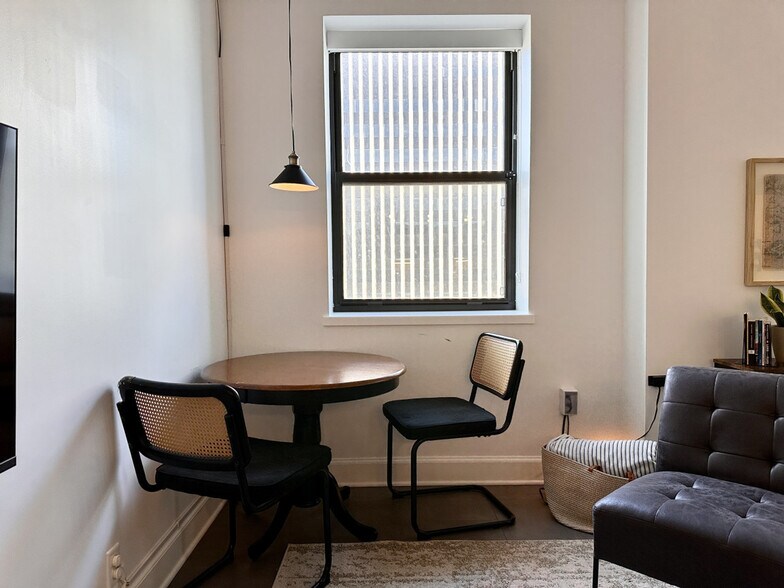 Building Photo - 758 N Broadway